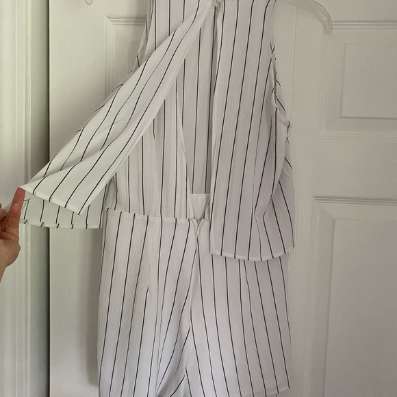 Striped romper - Picture 3 of 3